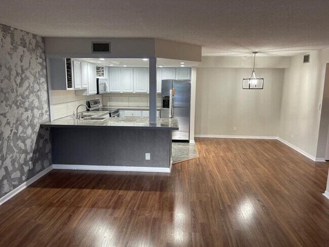 Building Photo - 6547 Chasewood Dr