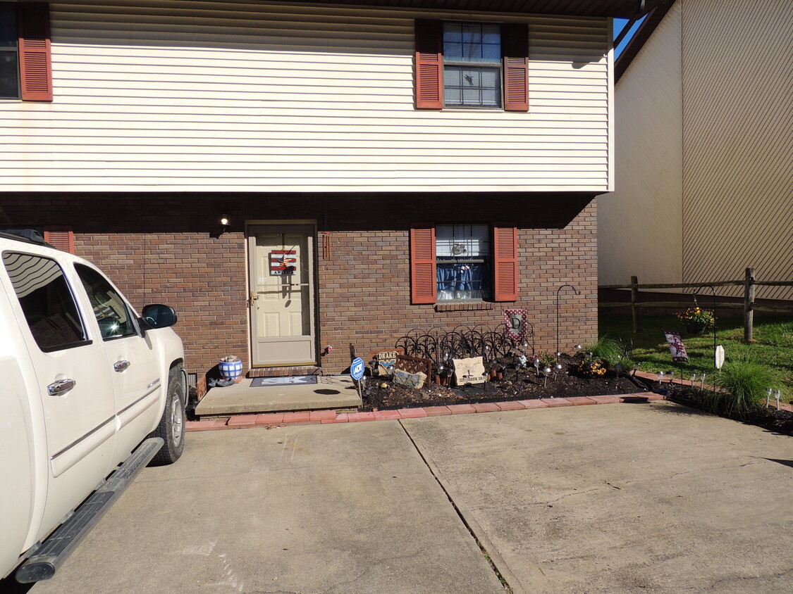 Foto principal - 104 Anderson Dr