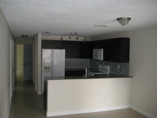 Foto del edificio - 3730 SW 60th Ave