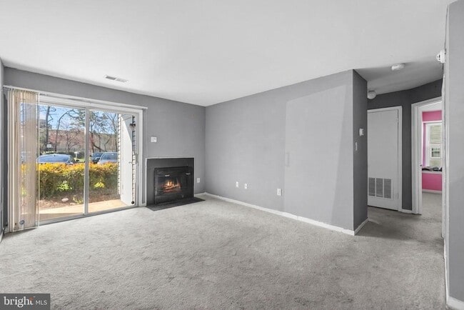 Foto del edificio - 8630 Beekman Pl