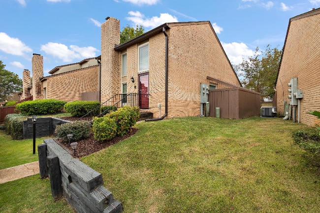 Photo - 27 Park Crest Pl Townhome