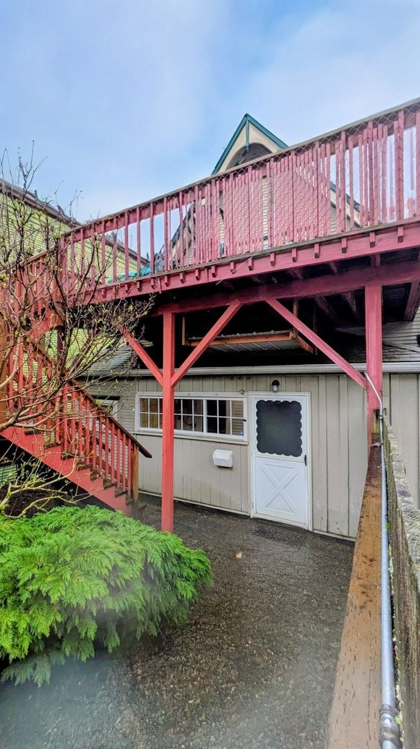 Foto del edificio - Large Home for Available for Preleasing in Historic York Neighborhood!