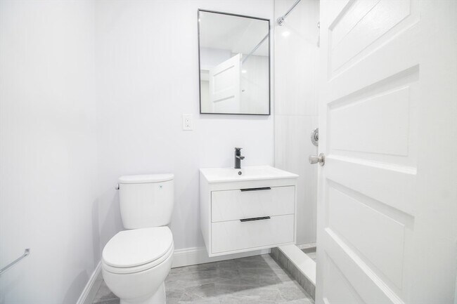 Building Photo - 36 Winchester St