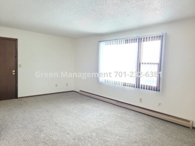 Building Photo - 2 Bedroom Heat Paid with Garage