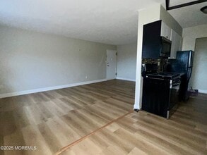 Building Photo - 12 Manchester Ct