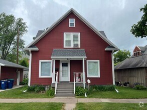 Building Photo - 612 Henrietta St
