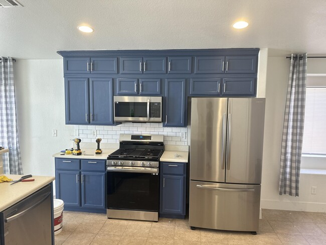 Building Photo - 4853 Sapphire Light St