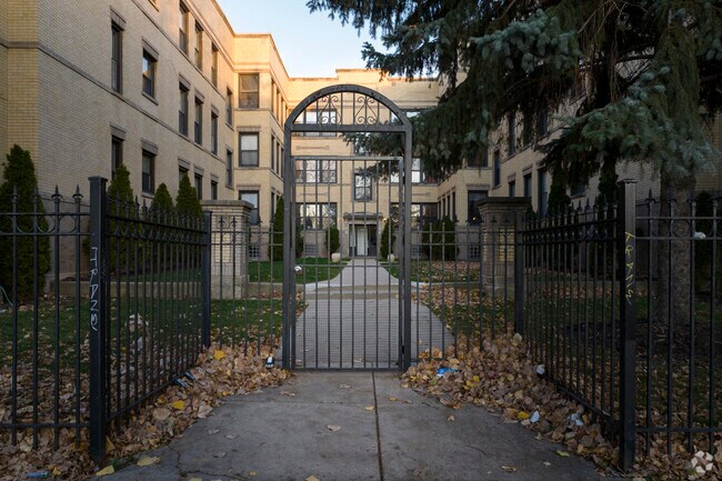 Building Photo - 4815 N Kimball Ave