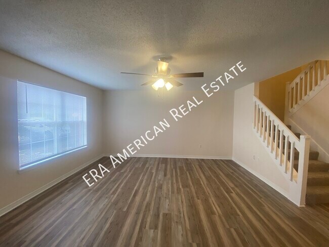 Building Photo - **PRICE REDUCED**
