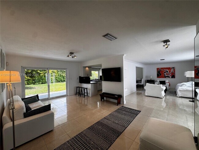 Foto del edificio - 8161 SW 104th St