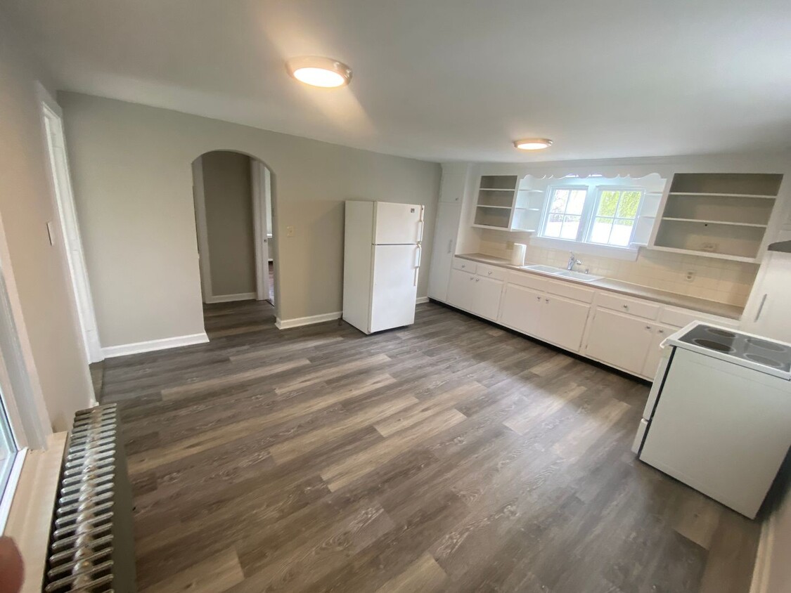 Primary Photo - ONE BEDROOM SINGLE FAMILY HOUSE, MIFFLIN S...