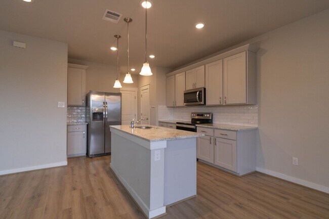Building Photo - 417 Fieldwood Dr