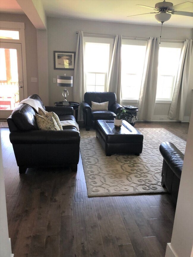 Foto del edificio - Incredible location in Briar Chapel for this stunning 3 / 4 bedroom home - furnished option avail...