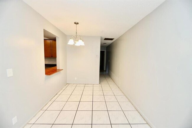 Foto del edificio - 7851 SW 10th Ct