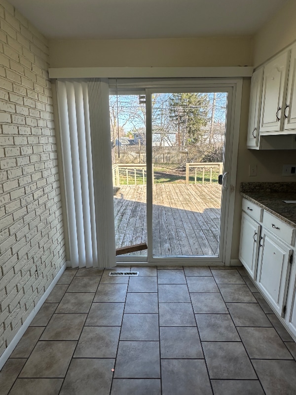 Building Photo - 6902 Ardelle Dr