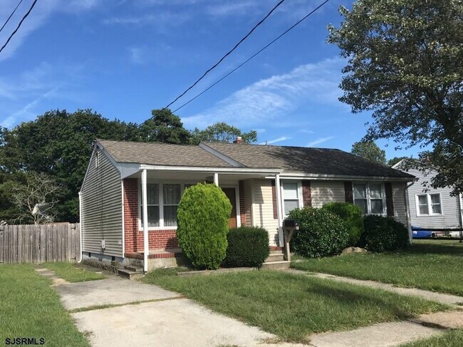 Foto del edificio - 11 Forrest Dr