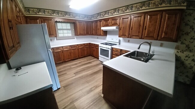 Cocina - 423 S Kelley St