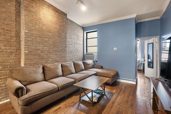 Building Photo - 263 1st St