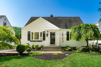 Building Photo - 459 Blenheim Rd