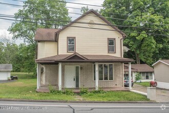 Building Photo - 230 Canaan St