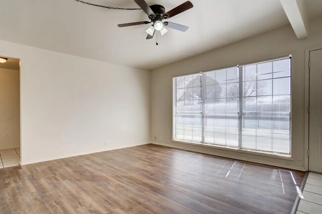 Building Photo - Wonderful 3/2 in Central Lubbock!