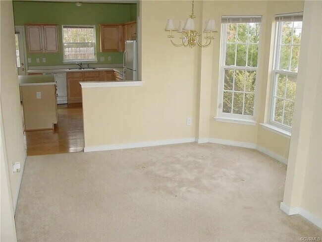 Foto del edificio - Great Glen Allen Townhome!!