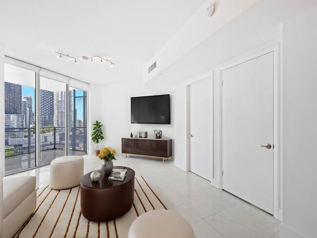 Foto del edificio - 350 S Miami Ave