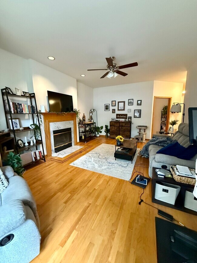 Foto del edificio - 4053 N Kenmore Ave