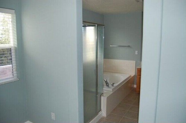 Building Photo - 4 br, 3 bath House - 10005 Schuler Ranch R...