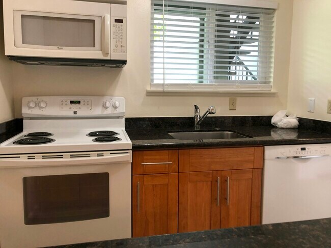 Foto del edificio - 4008 Farm Hill Blvd