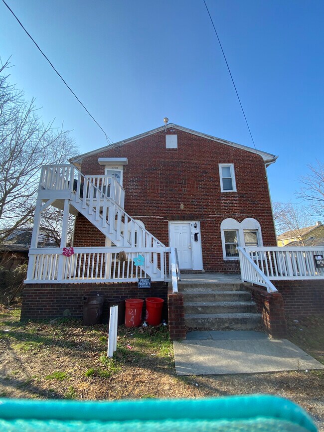 121 W Madison St Unit c, Paulsboro, NJ 08066 Apartments in Paulsboro