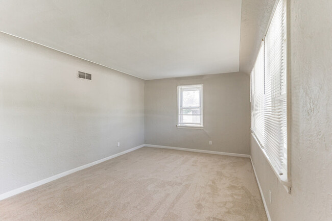 Building Photo - 3904 Jane Ave