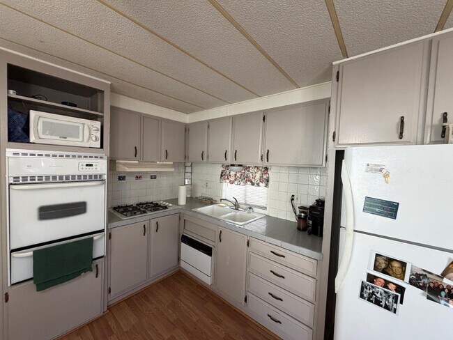 Foto del edificio - 345 S 58th St