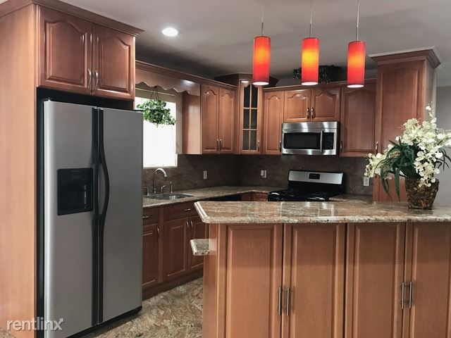 Foto principal - 3389 10th St