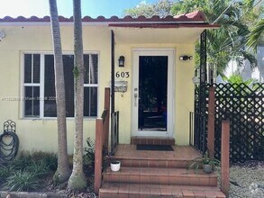 Building Photo - 3603 SW 3rd Ave