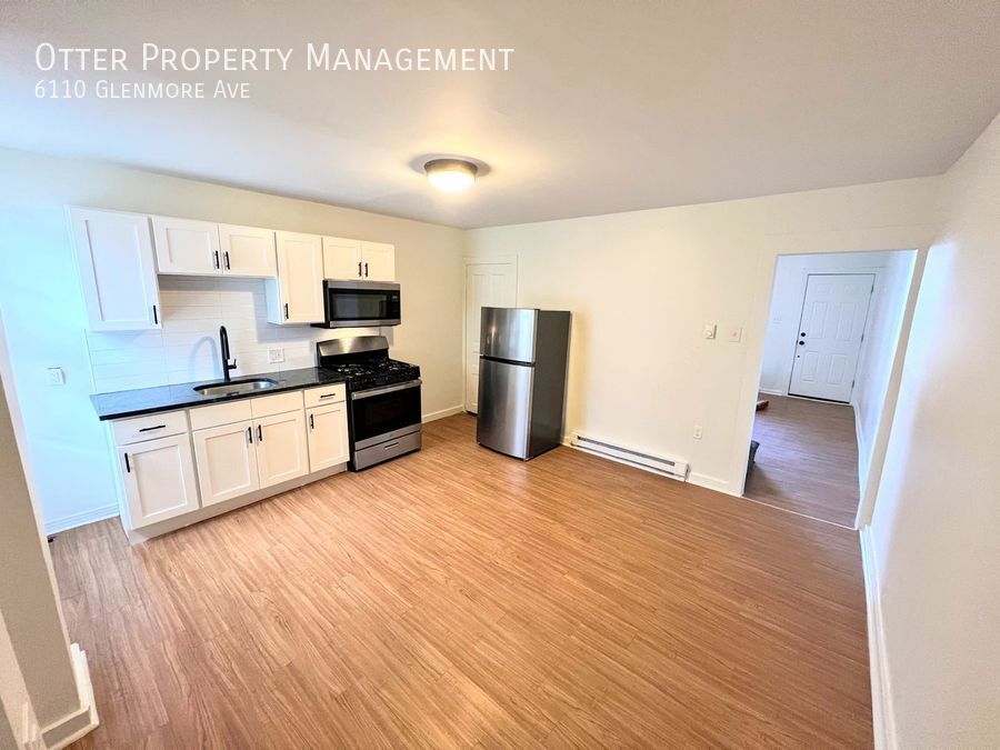 Primary Photo - 2BR/1BA Modest Townhome with Washer/Dryer ...