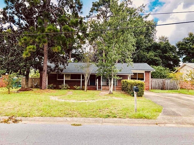 Foto del edificio - 3708 Whispering Pines Dr