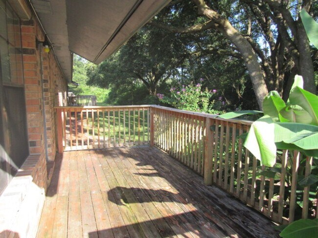 Building Photo - Convenient to Navy Federal & Pine Forest/N...