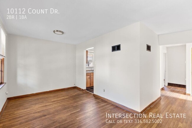 Building Photo - 10112 Count Dr
