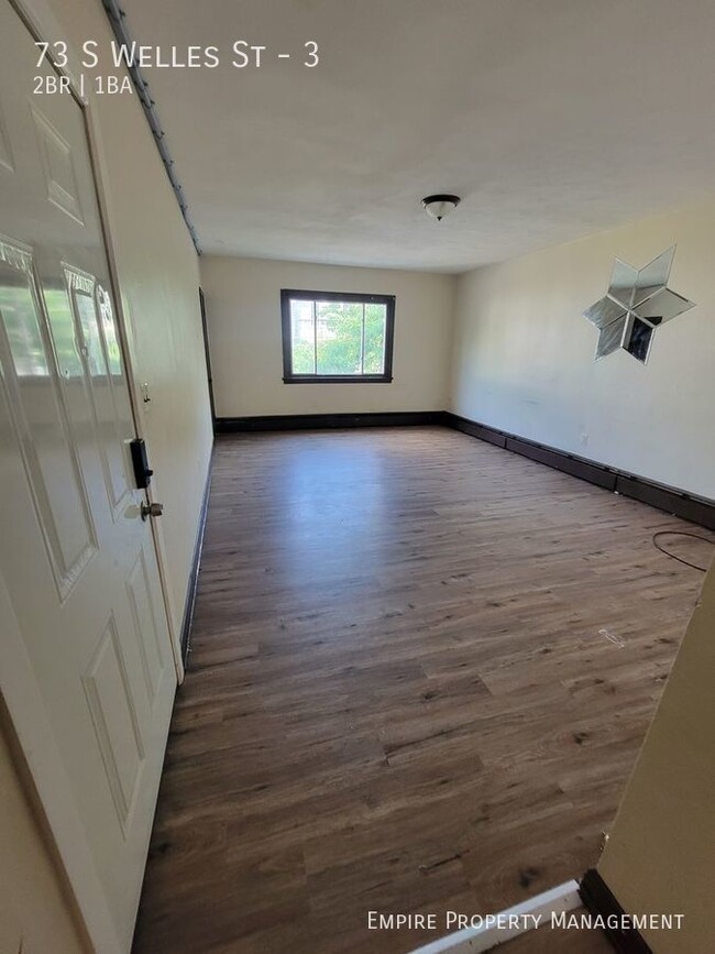 Building Photo - Under New Management! 2 bedroom/ 1 bathroo...