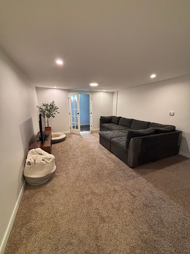 Photo - 719 E Madison St House