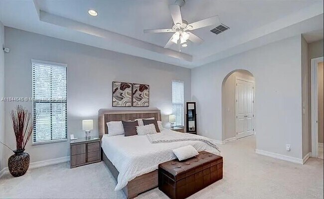 Foto del edificio - 8855 Watercrest Cir W