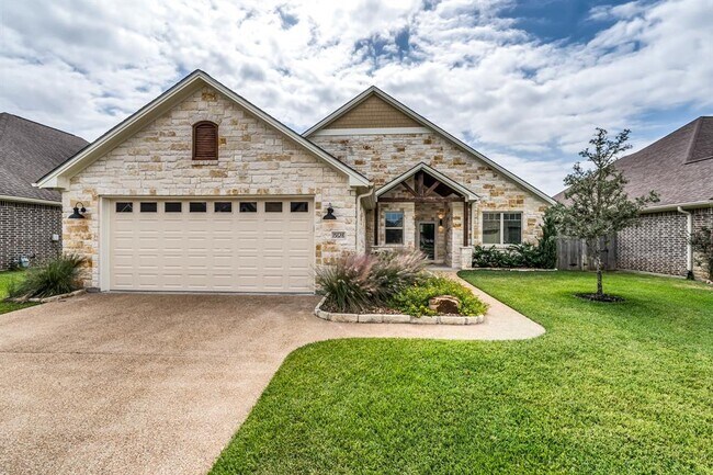Building Photo - 15628 Shady Brook Ln