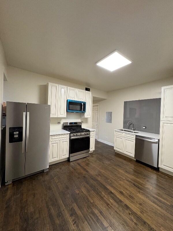 Foto del edificio - 3547 W Dickens Ave