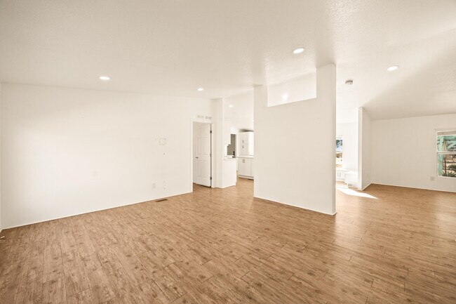 Foto del edificio - 62851 Aberdeen Dr