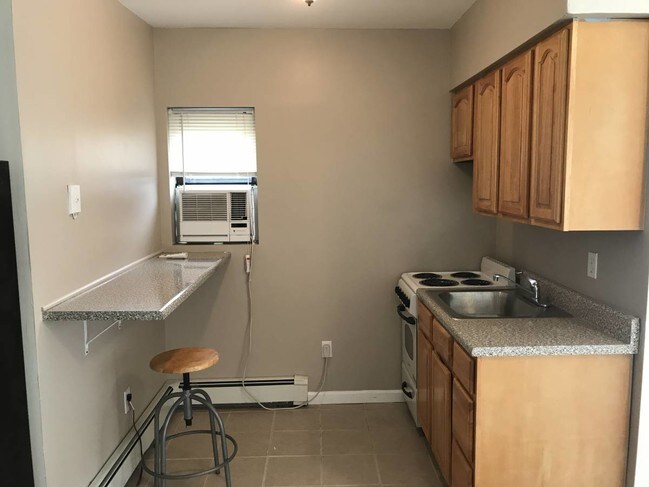 Foto del edificio - 475 W Broadway