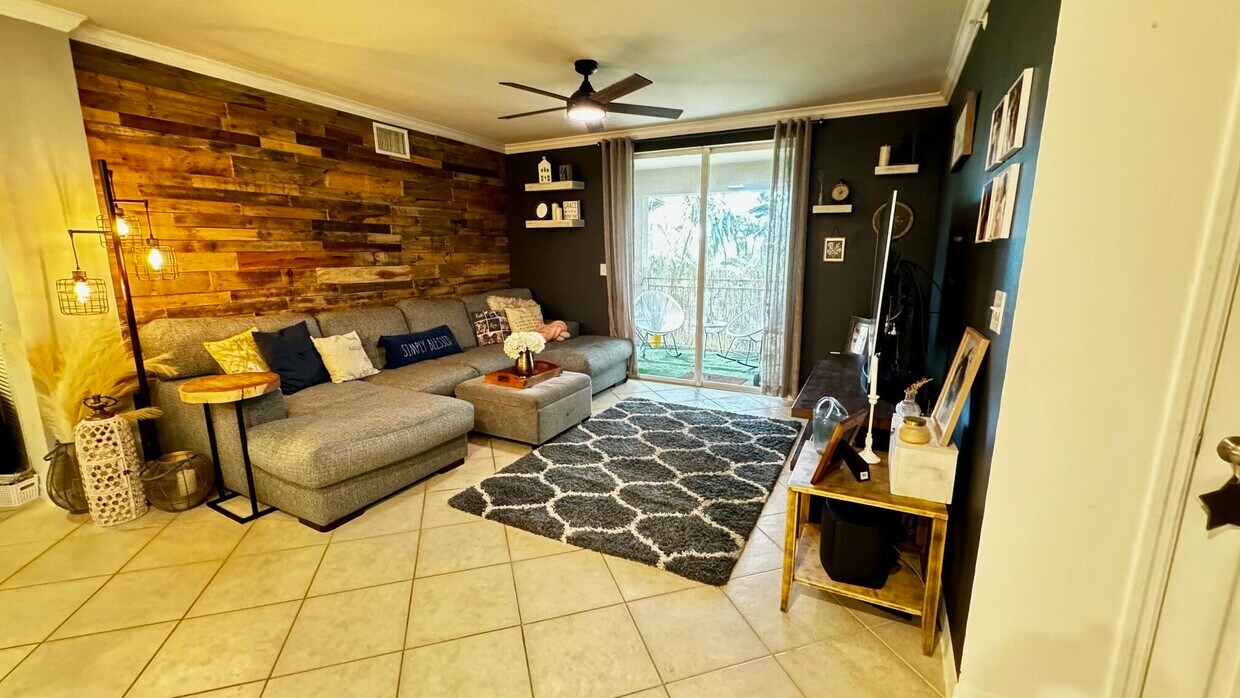 Foto principal - 6475 Emerald Dunes Dr
