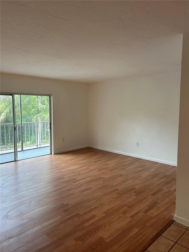 Foto del edificio - 2640 NE 135th St
