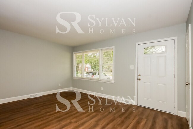 Foto del edificio - Lease today! No extra charge for contentme...
