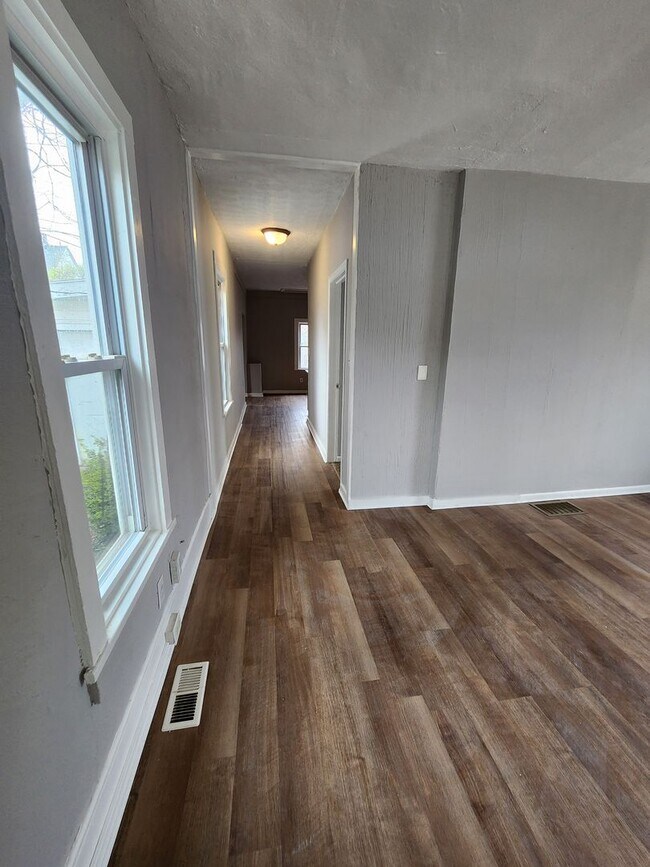 Foto del edificio - One Bedroom House For Rent